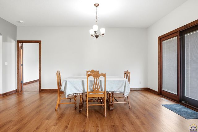 3310 SW 44th Ter, Topeka, KS 66610