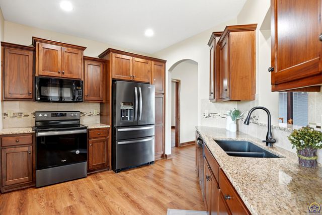3310 SW 44th Ter, Topeka, KS 66610