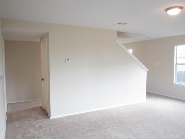 5316 Bahan DR, Del Valle, TX 78617