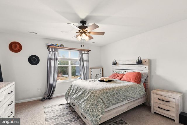 18049 JACKSON DR, Bowling Green, VA 22427