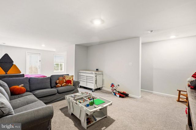 18049 JACKSON DR, Bowling Green, VA 22427