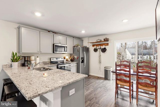 18049 JACKSON DR, Bowling Green, VA 22427