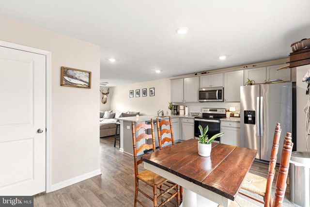 18049 JACKSON DR, Bowling Green, VA 22427