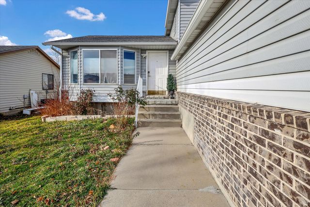 6084 S LONGMORE DR, Salt Lake City, UT 84118