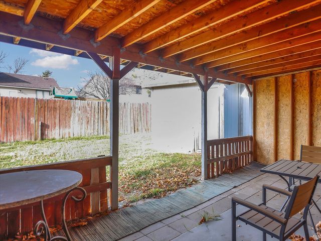 6084 S LONGMORE DR, Salt Lake City, UT 84118