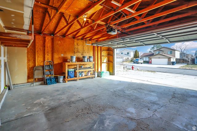 6084 S LONGMORE DR, Salt Lake City, UT 84118