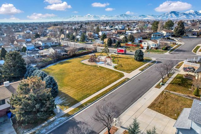 6084 S LONGMORE DR, Salt Lake City, UT 84118