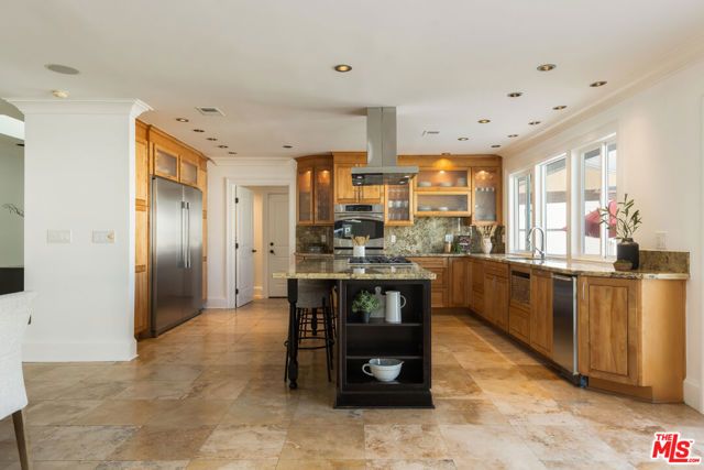 802 Lees Avenue, Long Beach, CA 90815
