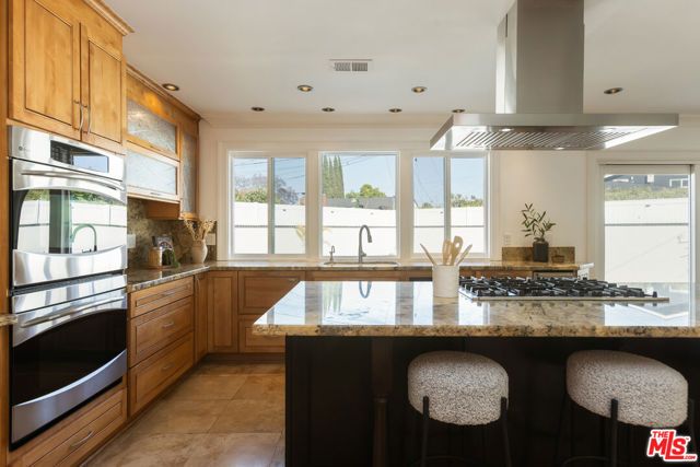 802 Lees Avenue, Long Beach, CA 90815