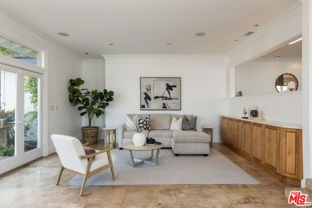 802 Lees Avenue, Long Beach, CA 90815