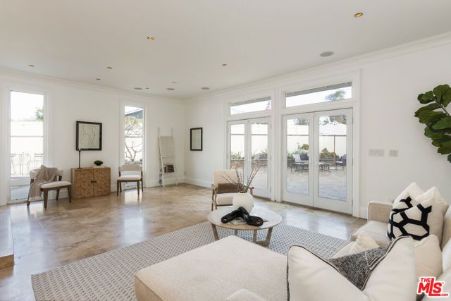 802 Lees Avenue, Long Beach, CA 90815