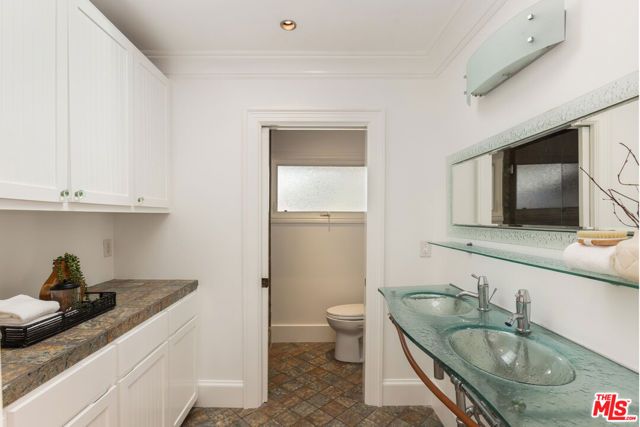 802 Lees Avenue, Long Beach, CA 90815