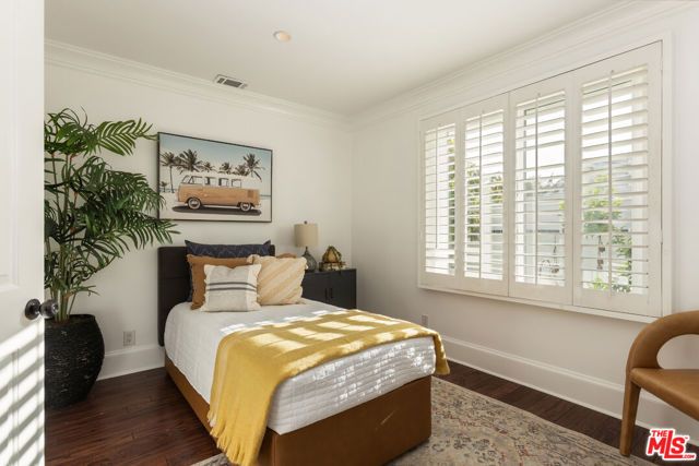 802 Lees Avenue, Long Beach, CA 90815