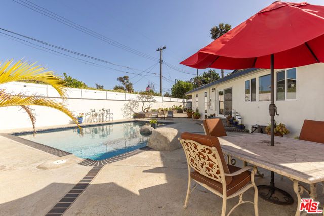 802 Lees Avenue, Long Beach, CA 90815