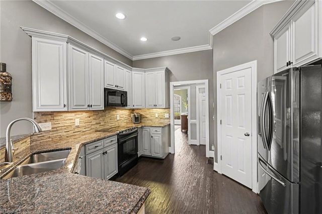 2001 Anchoridge Avenue, High Point, NC 27265