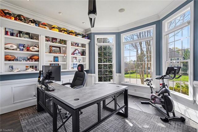 2001 Anchoridge Avenue, High Point, NC 27265