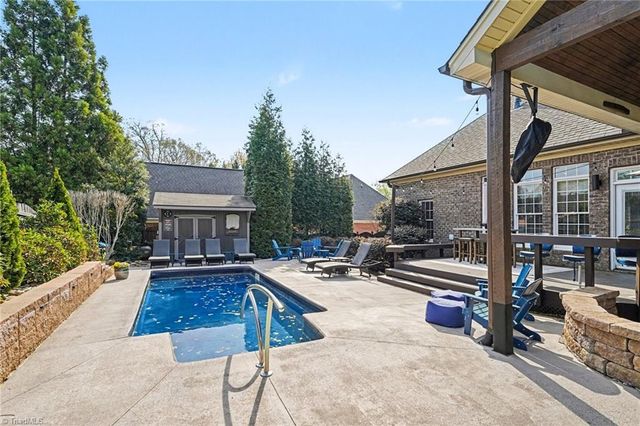 2001 Anchoridge Avenue, High Point, NC 27265