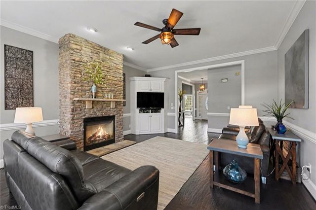 2001 Anchoridge Avenue, High Point, NC 27265