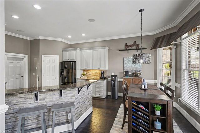 2001 Anchoridge Avenue, High Point, NC 27265