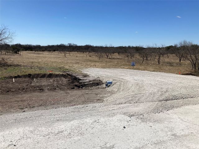412 Private Road 190, Blum, TX 76627