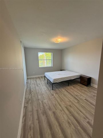 5147 Europa Drive N, Boynton Beach, FL 33437