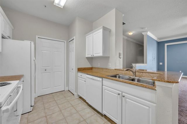 200 SOUTHERN PECAN CIRCLE 206, Winter Garden, FL 34787
