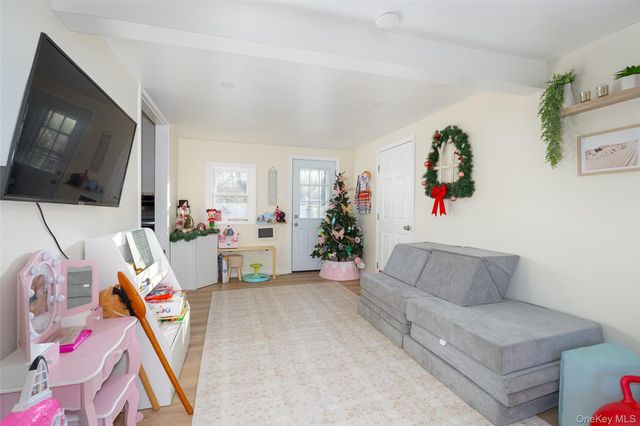 14 Princeton Street, Red Hook, NY 12571