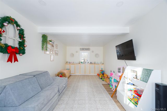 14 Princeton Street, Red Hook, NY 12571