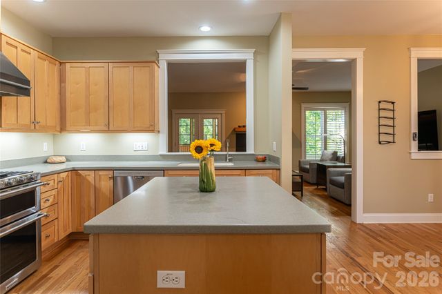 1328 Heathbrook Circle, Asheville, NC 28803