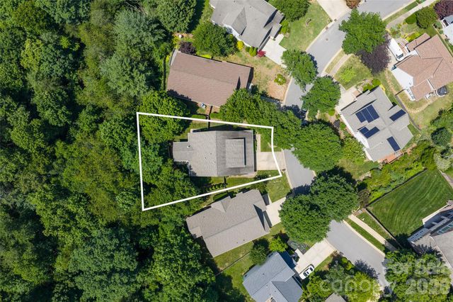 1328 Heathbrook Circle, Asheville, NC 28803