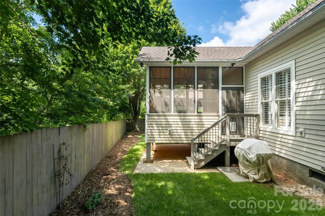 1328 Heathbrook Circle, Asheville, NC 28803