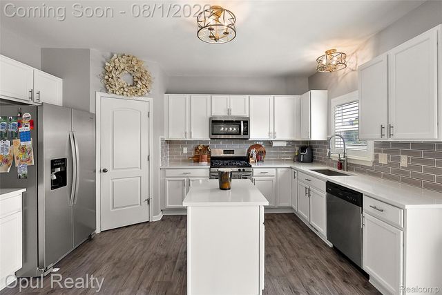 2448 Solace Drive, Commerce Charter Township, MI 48382