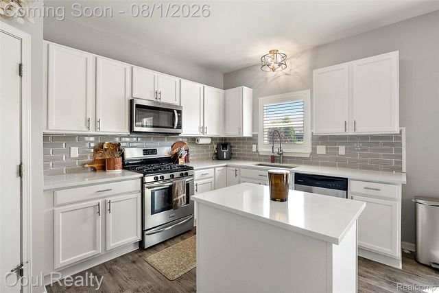 2448 Solace Drive, Commerce Charter Township, MI 48382