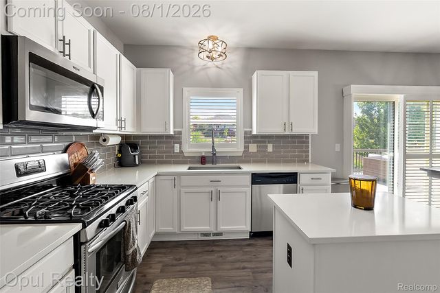 2448 Solace Drive, Commerce Charter Township, MI 48382