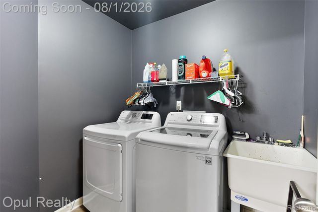 2448 Solace Drive, Commerce Charter Township, MI 48382