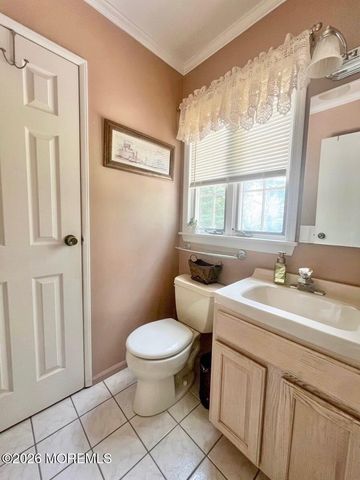 12 Ned Drive, Matawan, NJ 07747