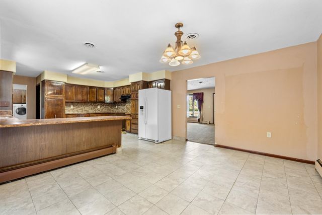 1100 78th St SE, Minot, ND 58701