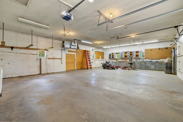 1100 78th St SE, Minot, ND 58701