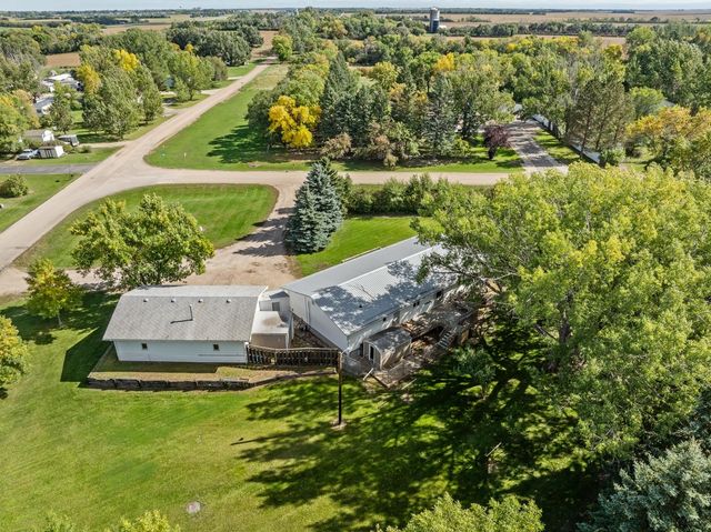 1100 78th St SE, Minot, ND 58701