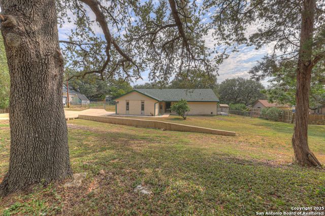 1260 Flaming Oak, New Braunfels, TX 78132