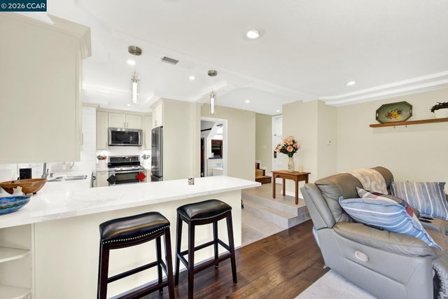 1896 San Vincente Dr 12, Concord, CA 94519