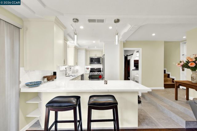 1896 San Vincente Dr 12, Concord, CA 94519