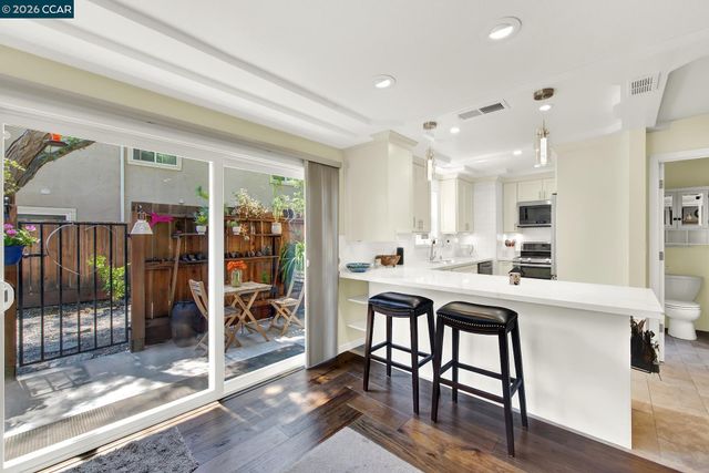 1896 San Vincente Dr 12, Concord, CA 94519