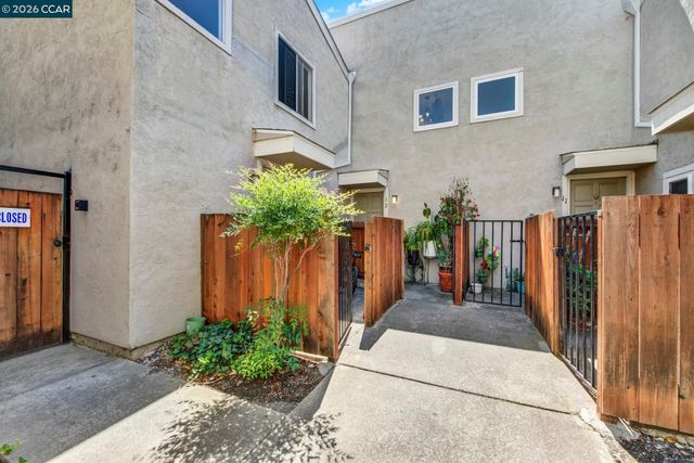 1896 San Vincente Dr 12, Concord, CA 94519
