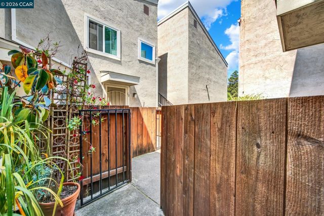 1896 San Vincente Dr 12, Concord, CA 94519