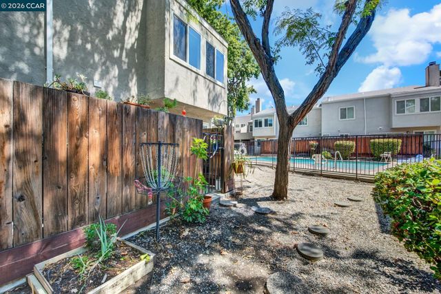 1896 San Vincente Dr 12, Concord, CA 94519