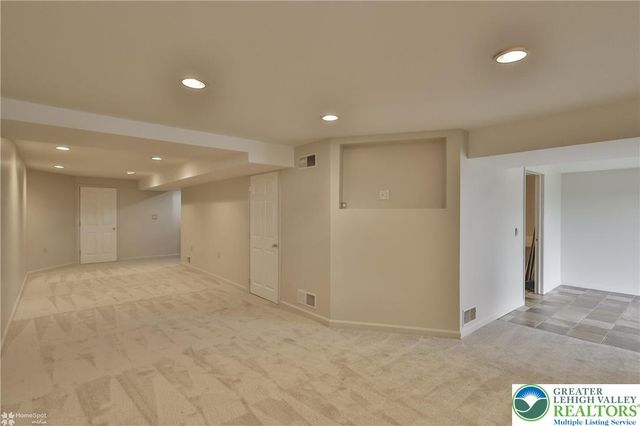 286 Park Ridge Drive, Forks Twp, PA 18040