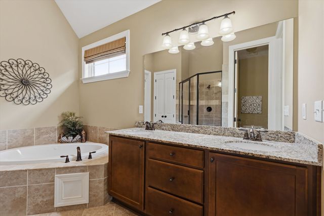 50 ARABELLA CIR, Oakland, TN 38060