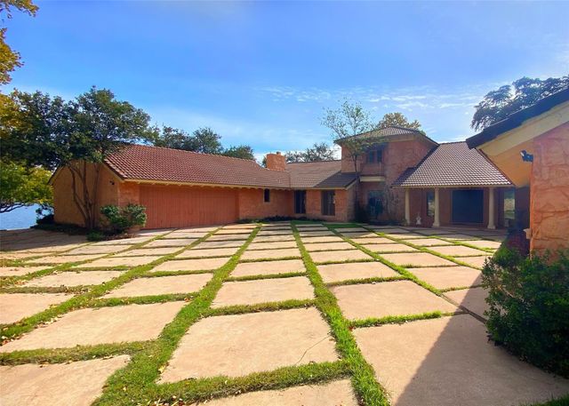 1700 Lakeshore DR, Austin, TX 78746