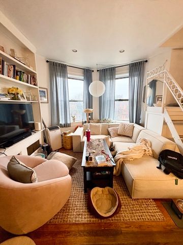 384 Commonwealth Ave 61, Boston, MA 02215